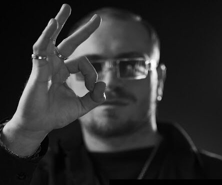 LUCA BLINDO ALLA CORTE DI PREMIO LUCIO DALLA