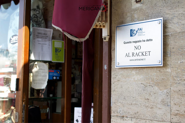 Passeggiata Antiracket a Ponticelli: Commercianti e Cittadini Uniti Contro il Racket