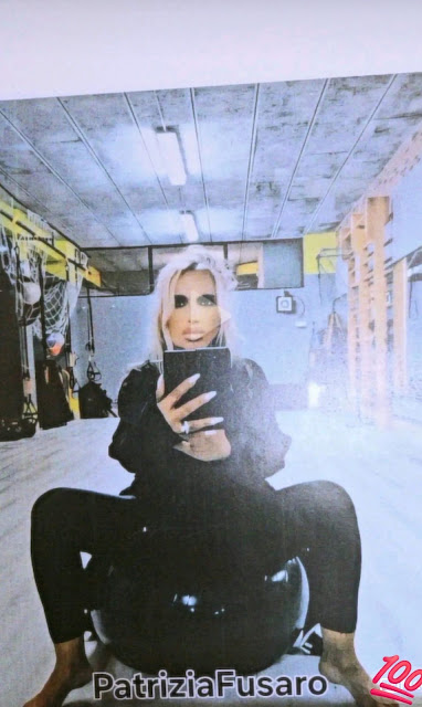 Patrizia Fusaro, personaggio pubblico sorpresa durante una giornata di shopping: l’esclusiva firmata dal fotografo Gianluigi Barbieri