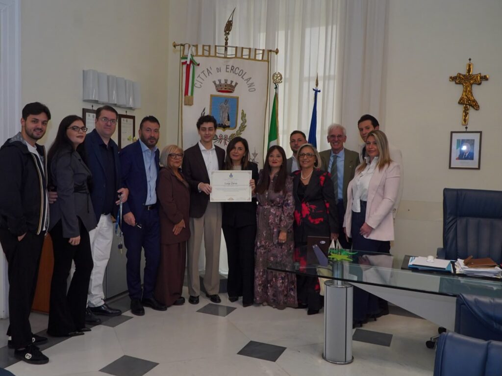 Luigi Zeno premiato a Ercolano: riconoscimento al merito artistico per l’attore protagonista nelle produzioni nazionali e internazionali